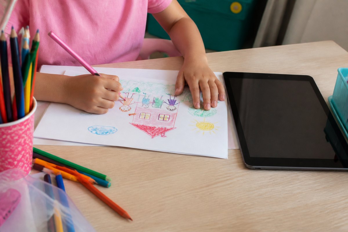 Una tecnología que necesita más democracia: Infancia, adolescencia y vida conectada